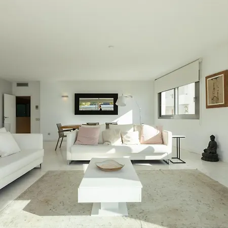 Plaja D En Bossa 4 Bedroom With Pool, Sea View & Only 8mins Drive To Airport Ibiza Town