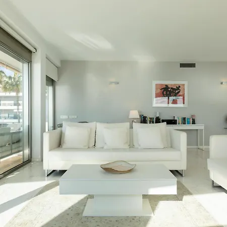 Plaja D En Bossa 4 Bedroom With Pool, Sea View & Only 8mins Drive To Airport Ibiza Town